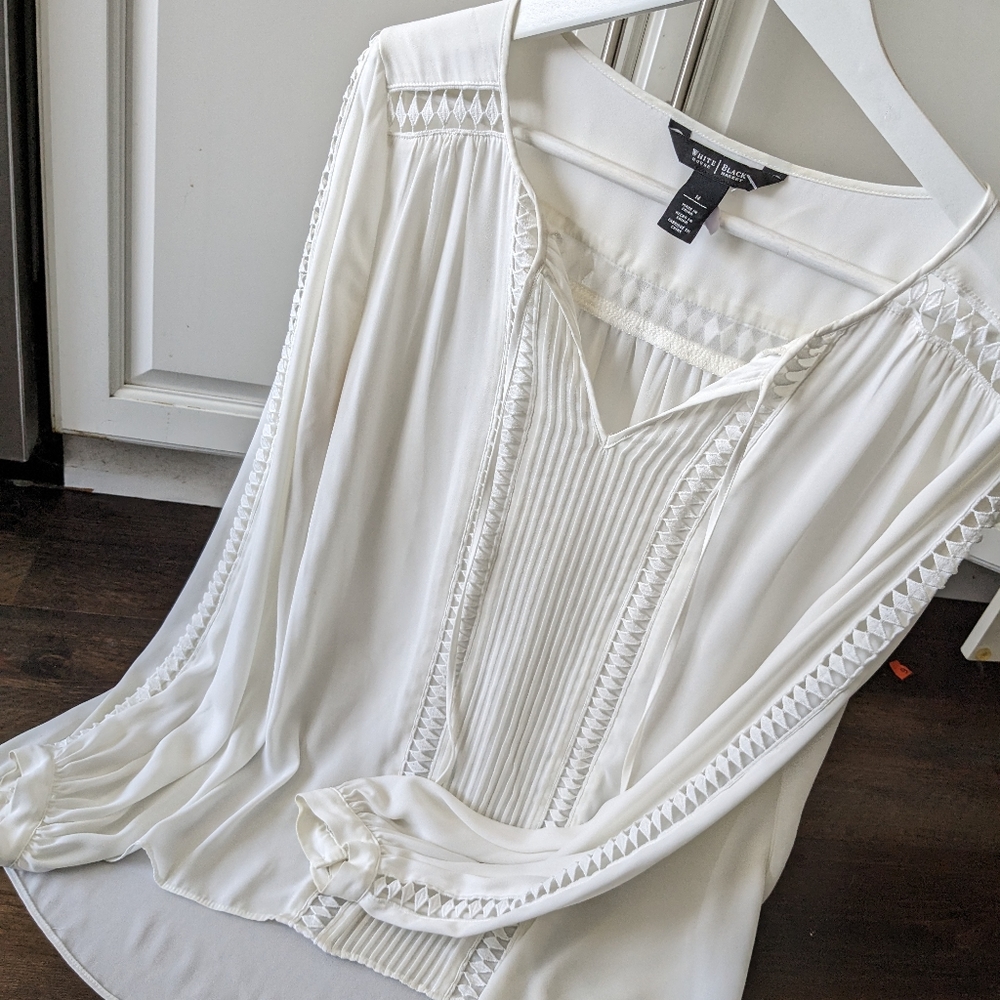 Gorgeous White House Black Market blouse top size 14